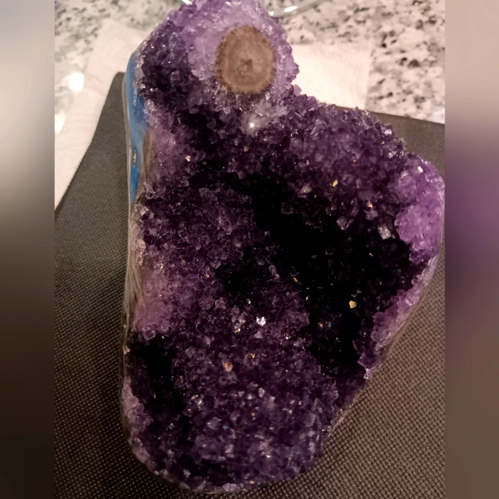 Stunning Purple Amethyst Geode Huge New - Picture 14 of 16